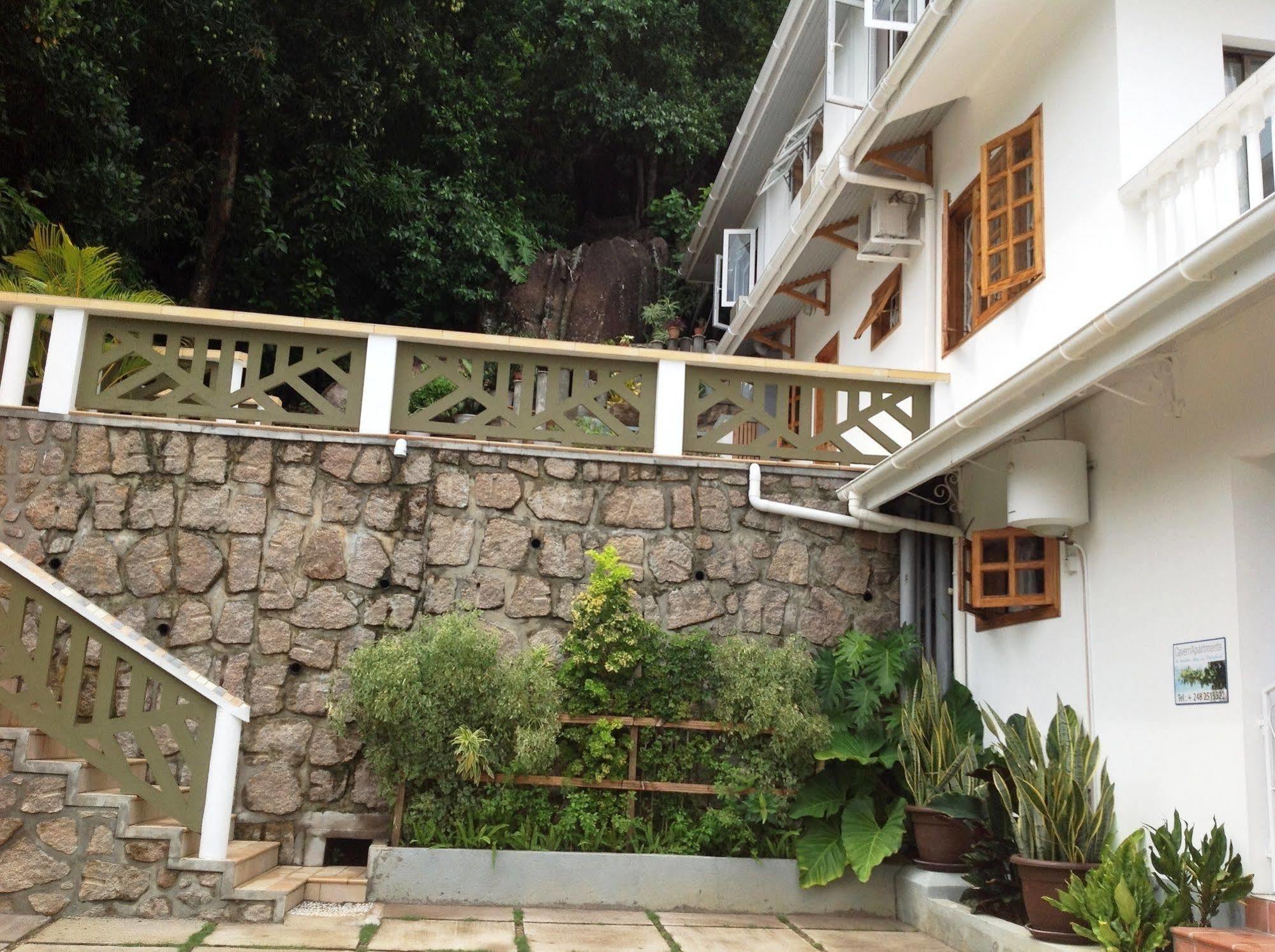 Cavern Apartments Baie Sainte Anne Exterior foto